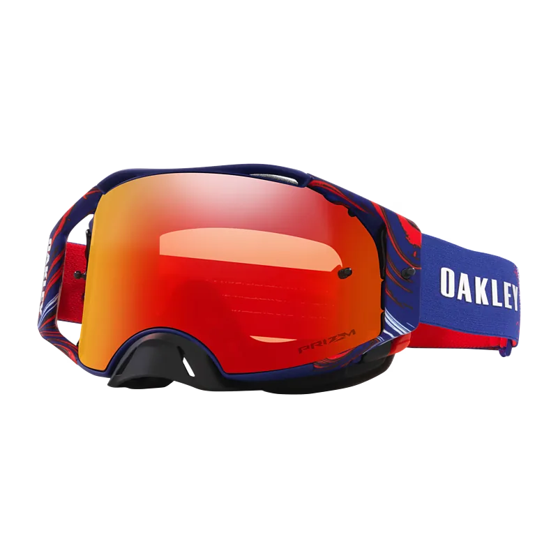 משקף Oakley Airbrake MX מותקן על קסדת מוטוקרוס