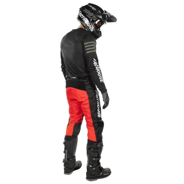חולצת רכיבה פסטהאוס שחור - Fasthouse Carbon Echo LS Jersey מק"ט 215003-00 - תמונת לבוש - מבט אחורי