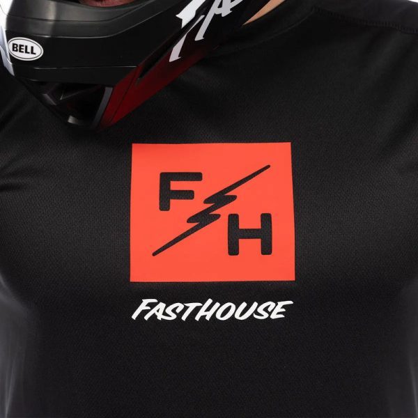 חולצת רכיבה פסטהאוס שחור - Fasthouse Carbon Echo LS Jersey מק"ט 215003-00 - תקריב - לוגו מוצר