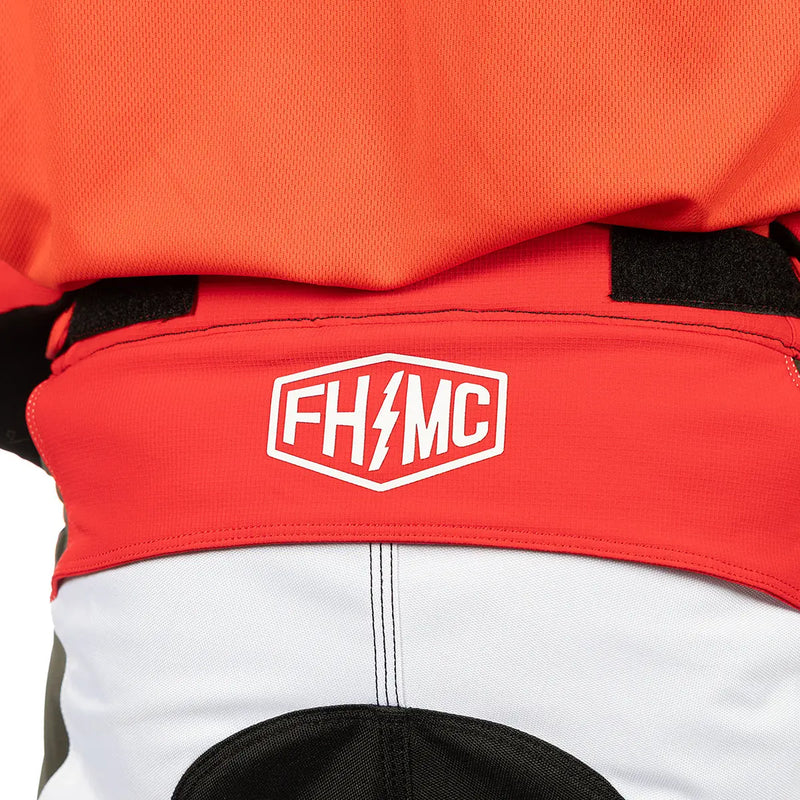מכנס רכיבה פסטהאוס אדום שחור - Fasthouse Grindhouse Atomic Pant מק"ט 300009-40 - תקריב - מותן