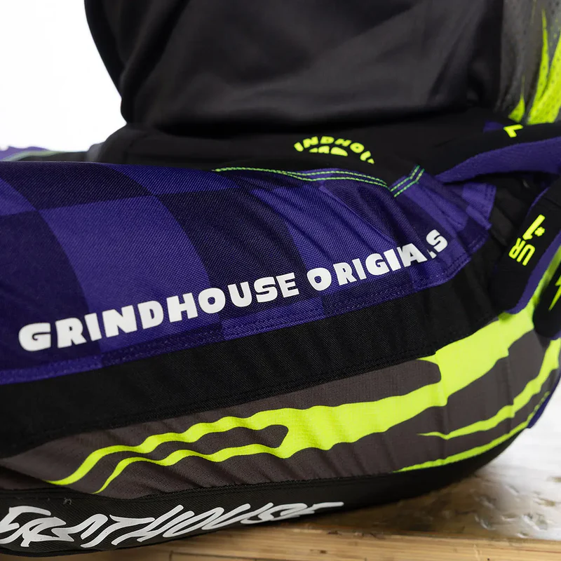 מכנס רכיבה ילדים פסטהאוס סגול שחור - Fasthouse Youth Grindhouse Grimm Pant מק"ט 360007-80 - תקריב - גב