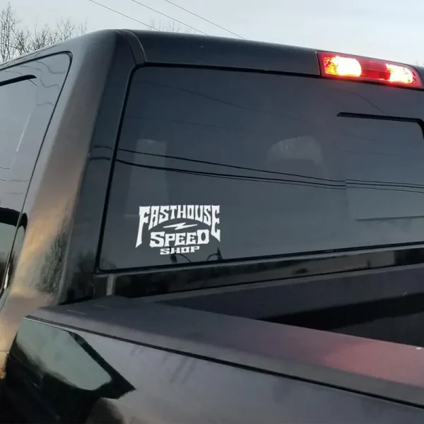 מדבקה פסטהאוס לבן - Fasthouse Record Die Cut Sticker White מק"ט 903015-11-00 - תמונת התקנה על רכב
